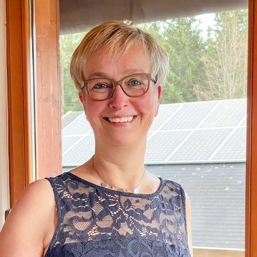 Zweites Portrait von Sabine Waldvogel für ihr Testimonial.