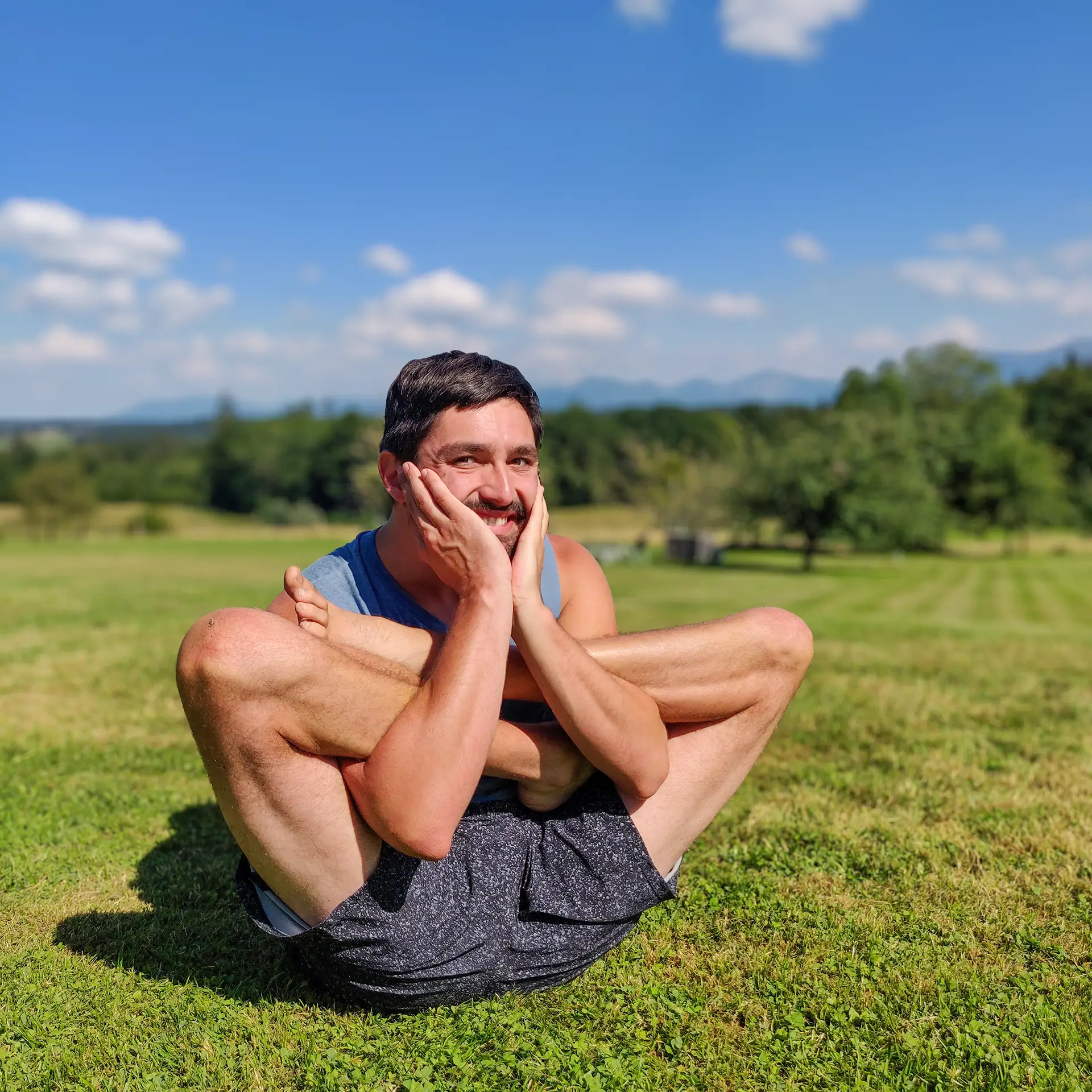 Individuell abgestimmter Yoga-Plan mit Joram Schirmaier – persönliche Begleitung für deine Ziele und Bedürfnisse.