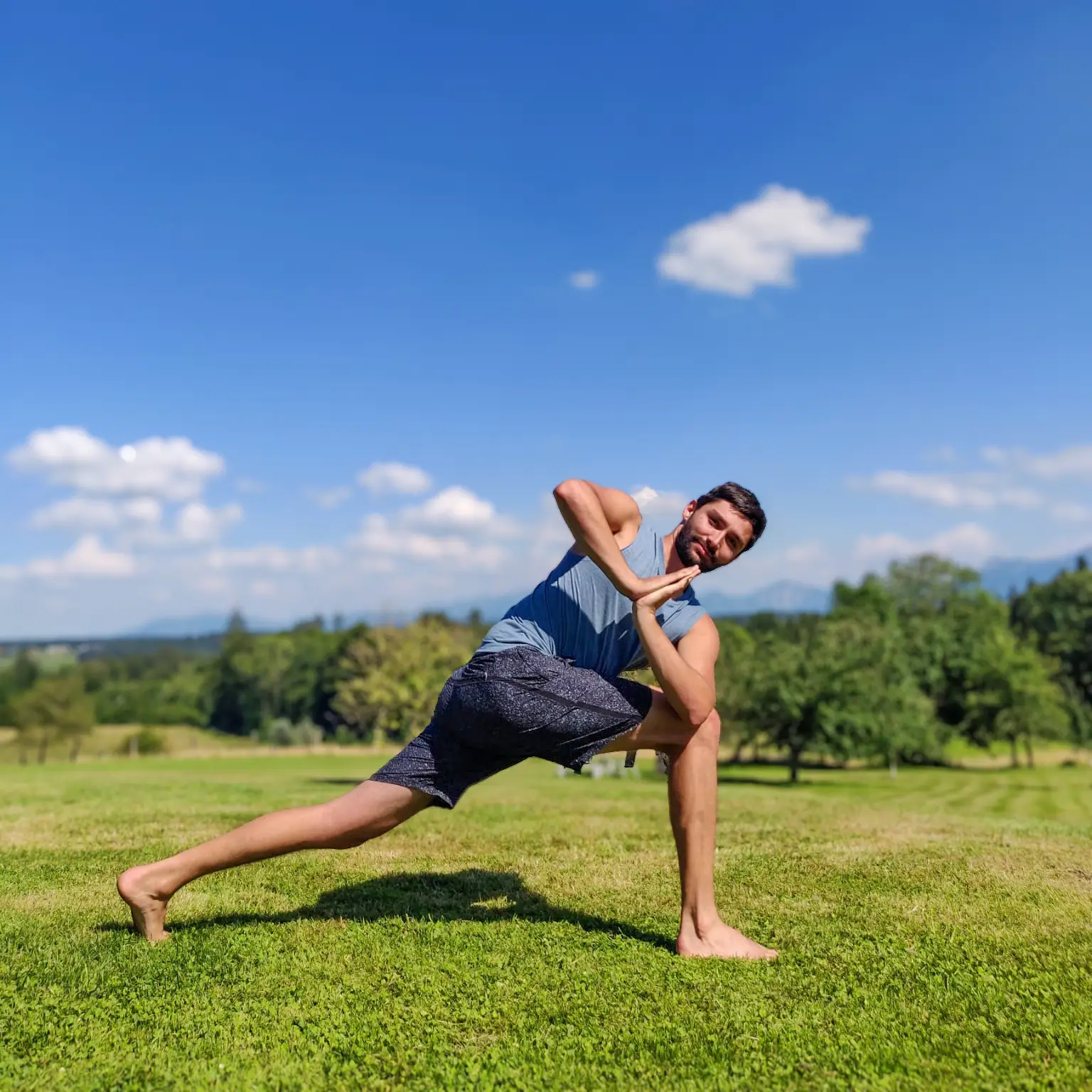 Online-Yoga-Privatstunden mit WellYo – persönliche Begleitung, individuell abgestimmt und ortsunabhängig erlebbar.